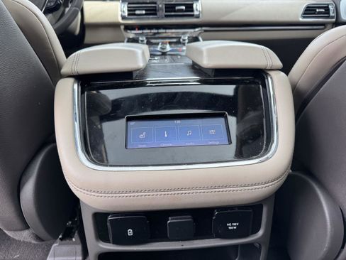 Used 2024 Lincoln Navigator L Reserve image 17