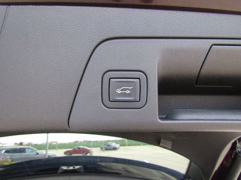 Used 2023 Buick Envision Avenir image 14