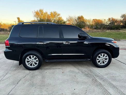 Used 2011 Lexus LX 570 4WD w/ Luxury Pkg image 3