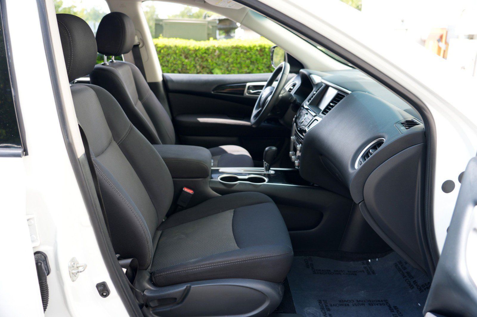 Used 2017 Nissan Pathfinder SV FWD image 14