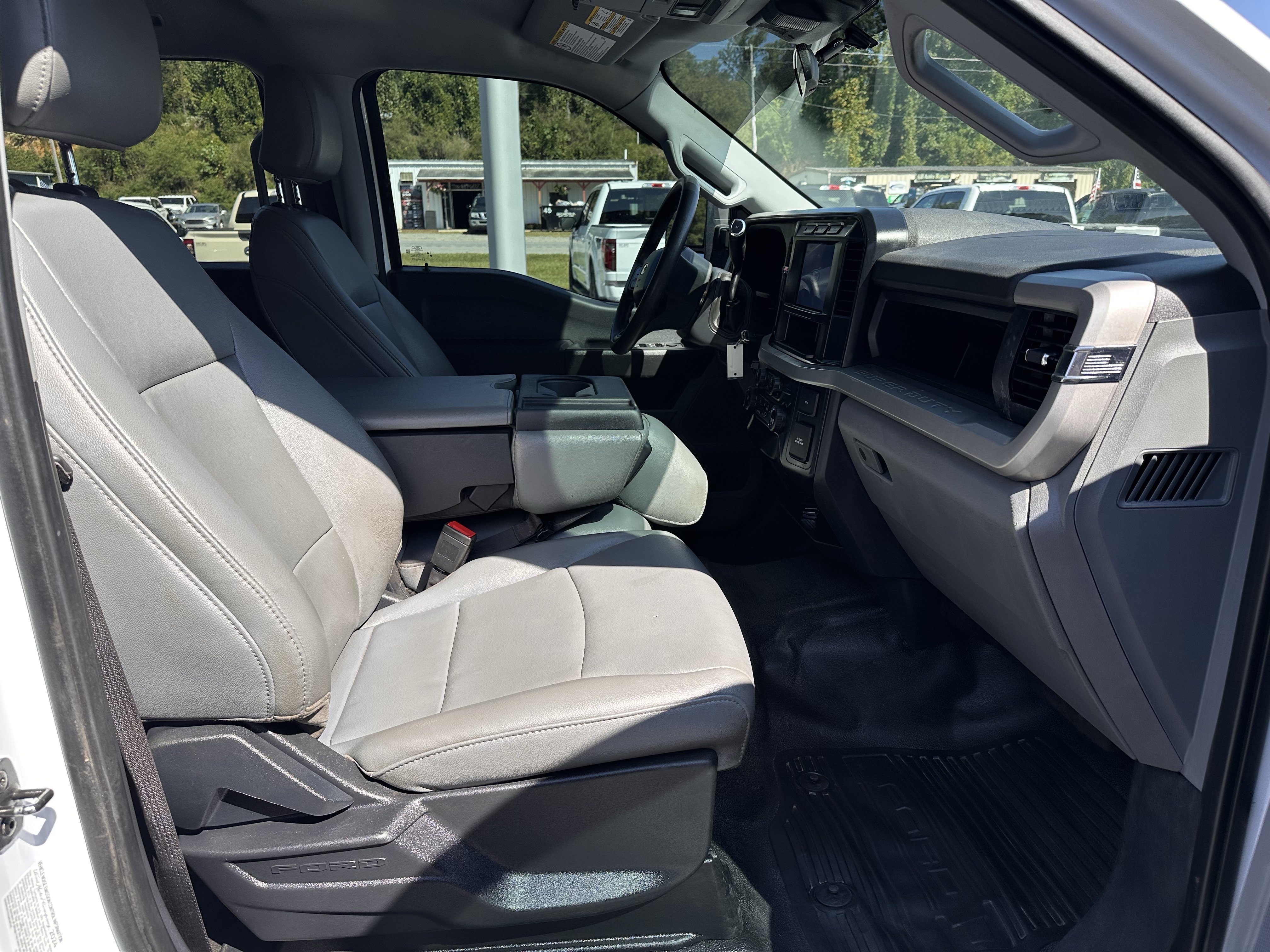 Used 2024 Ford F550 4x4 Crew Cab Super Duty image 12