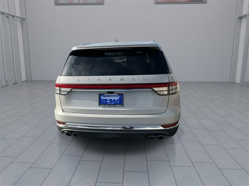 Used 2020 Lincoln Aviator Reserve w/ Equipment Group 202A image 7
