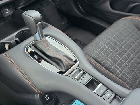 Certified 2025 Honda HR-V Sport image 24