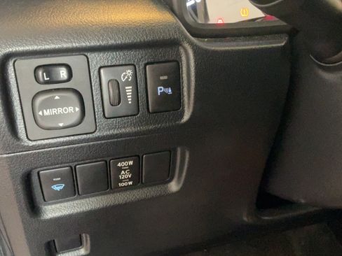 Used 2018 Toyota 4Runner Limited AWD/4WD image 20