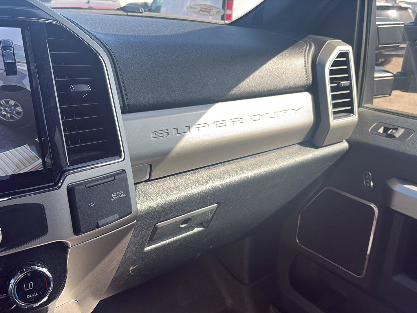 Used 2022 Ford F250 Lariat w/ Lariat Ultimate Package AWD/4WD image 16