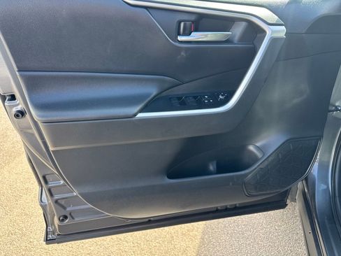 Used 2021 Toyota RAV4 XLE w/ Carpet Mat Package (TMS) image 11