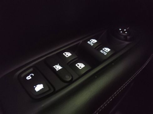Used 2019 Jeep Compass Latitude w/ Popular Equipment Group FWD image 27