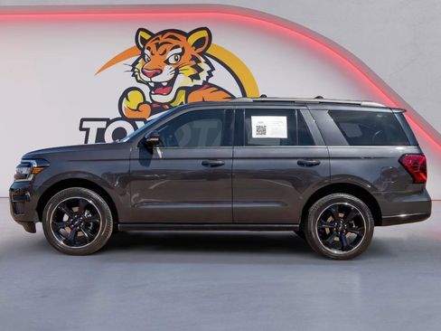 Used 2024 Ford Expedition Limited image 8