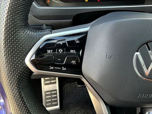 Used 2022 Volkswagen Tiguan SEL R-Line AWD/4WD image 12