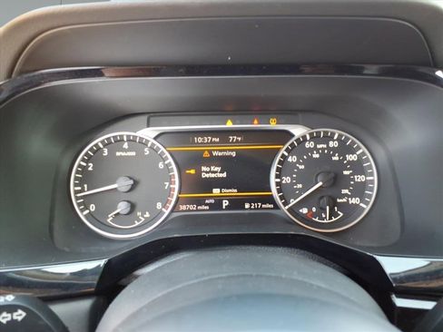 Used 2024 Nissan Pathfinder SV image 15