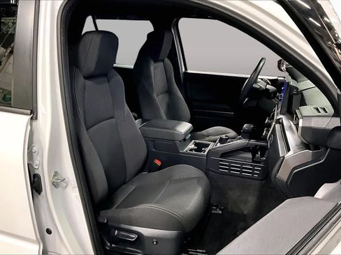 Certified 2025 Toyota 4Runner SR5 AWD/4WD image 8