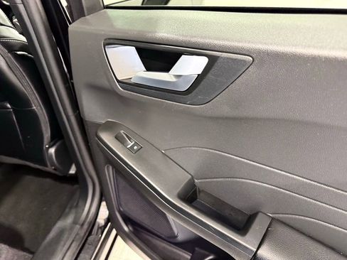 Used 2024 Ford Escape Platinum image 28