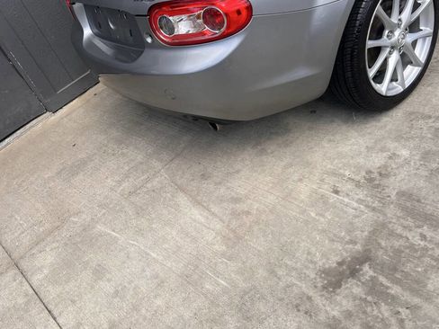 Used 2010 MAZDA MX-5 Miata Grand Touring w/ Premium Pkg image 9