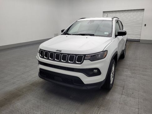 Used 2024 Jeep Compass Latitude image 15