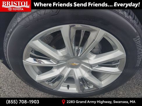 Used 2024 Chevrolet Silverado 1500 High Country w/ Technology Package AWD/4WD image 13