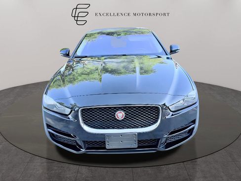 Used 2017 Jaguar XE Premium image 1