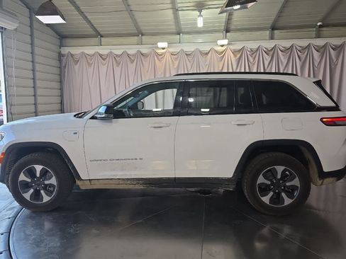 Used 2024 Jeep Grand Cherokee Limited 4xe AWD/4WD image 6