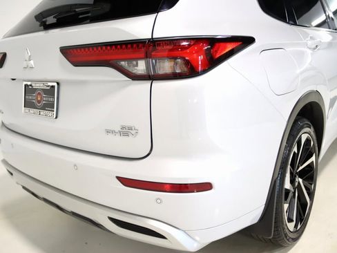 Used 2024 Mitsubishi Outlander 4WD Plug-In Hybrid image 76