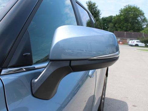 Used 2023 Toyota Highlander XLE AWD/4WD image 7