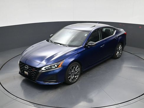 Certified 2024 Nissan Altima 2.0 SR FWD image 30