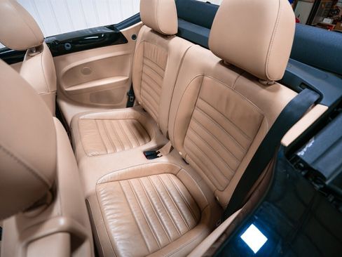 Used 2013 Volkswagen Beetle 2.0T image 15