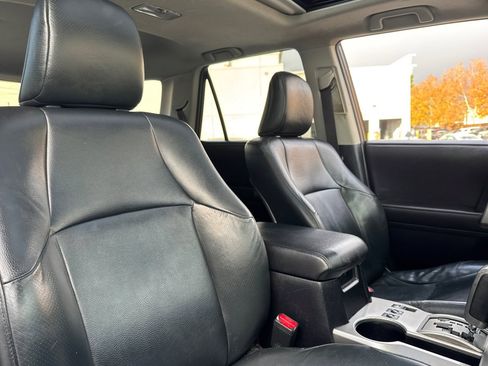 Used 2010 Toyota 4Runner Limited image 30