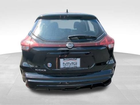 New 2025 Nissan Kicks Play S image 6