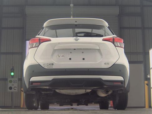 Used 2020 Nissan Kicks SR image 7