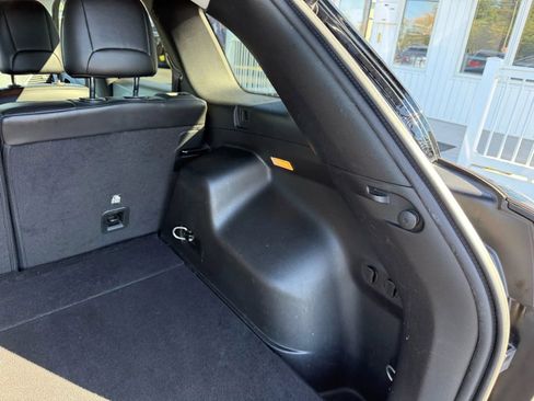 Used 2019 Jeep Cherokee Limited AWD/4WD image 38