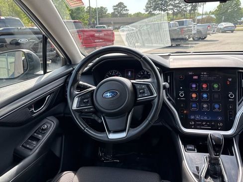 Used 2021 Subaru Outback Premium image 9