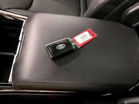 Used 2025 Land Rover Range Rover Sport SE AWD/4WD image 30