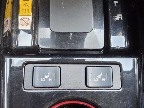 Used 2021 Toyota Prius XLE image 16