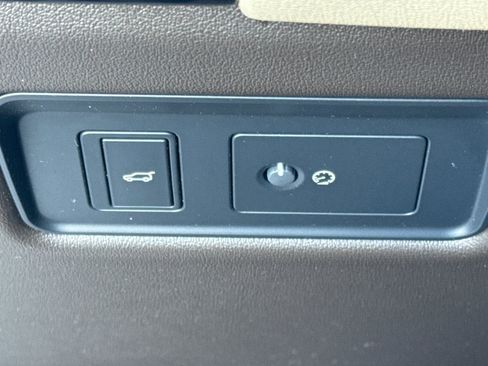 Used 2022 Land Rover Range Rover Sport HSE Silver Edition image 31