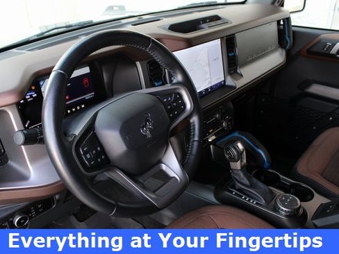 Used 2023 Ford Bronco Outer Banks image 2