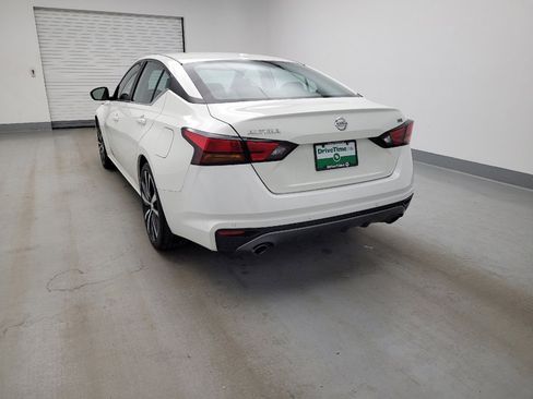 Used 2022 Nissan Altima 2.5 SR FWD image 6