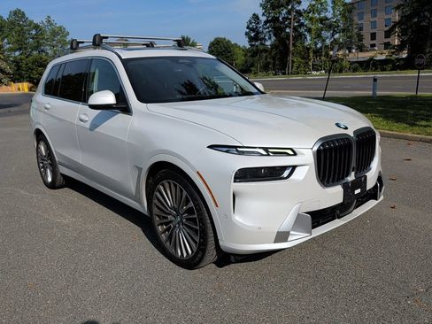 Used 2023 BMW X7 xDrive40i w/ Executive Package AWD/4WD image 1