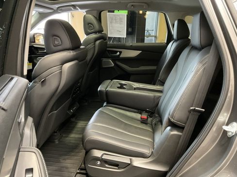 Used 2025 Acura MDX w/ Technology Package image 25