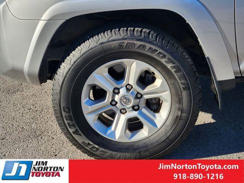 Used 2024 Toyota 4Runner SR5 image 12