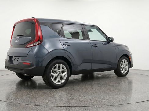 Used 2025 Kia Soul LX w/ LX Technology Package FWD image 9