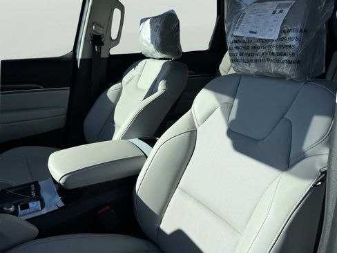 New 2025 Kia Telluride S image 27