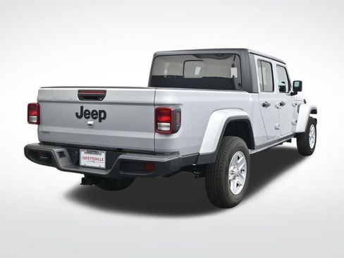 Used 2023 Jeep Gladiator Sport AWD/4WD image 6