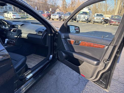 Used 2011 Mercedes-Benz C 300 4MATIC Sedan image 22