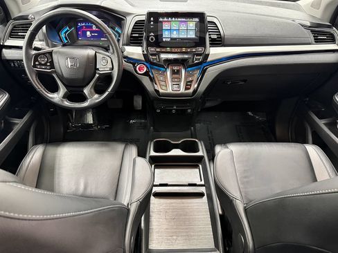 Used 2022 Honda Odyssey Touring image 11