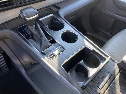 Used 2021 Toyota Sienna Limited image 70