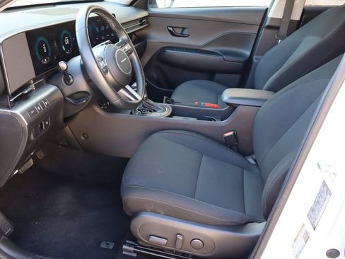 Used 2025 Hyundai Kona SEL FWD image 14