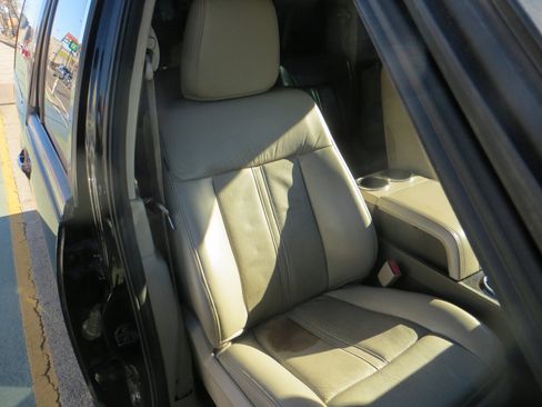 Used 2017 Lincoln Navigator L Select image 26