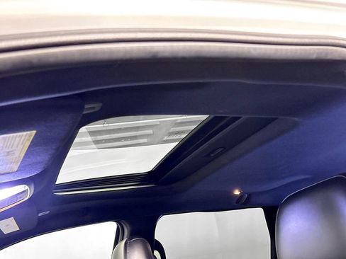 Used 2022 Jeep Grand Cherokee Limited image 19