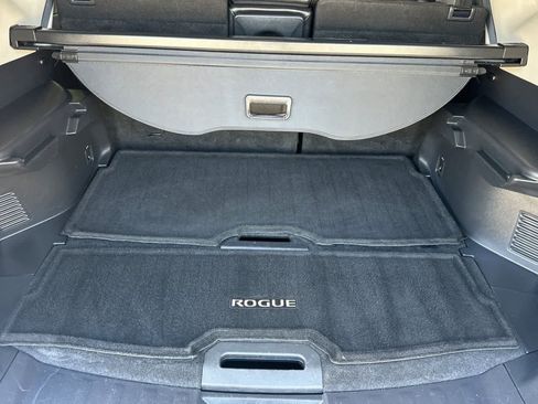 Used 2020 Nissan Rogue SL AWD/4WD image 16