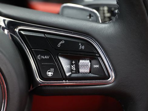 Used 2022 Bentley Bentayga AWD/4WD image 29