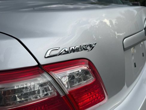 Used 2009 Toyota Camry LE FWD image 24